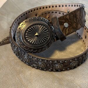 Women's Gray Embossed Belt with Silver Buckle